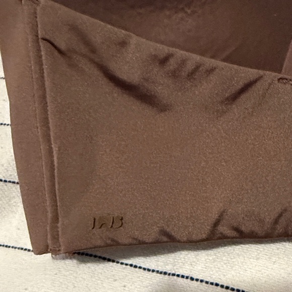 Skims Brown Wireless Bra - Picture 10 of 16